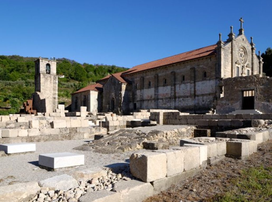 Mosteiro-de-São-João-de-Tarouca_tarouca_8_182214244354e3614c52cd0-720x460
